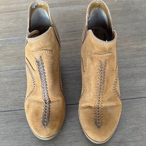 Indigo rd. Tan Suede Boots with Braided Accents